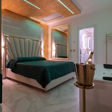 Fashion Apartment Gold Bologna With Jacuzzi & Car Garage Dış mekan fotoğraf