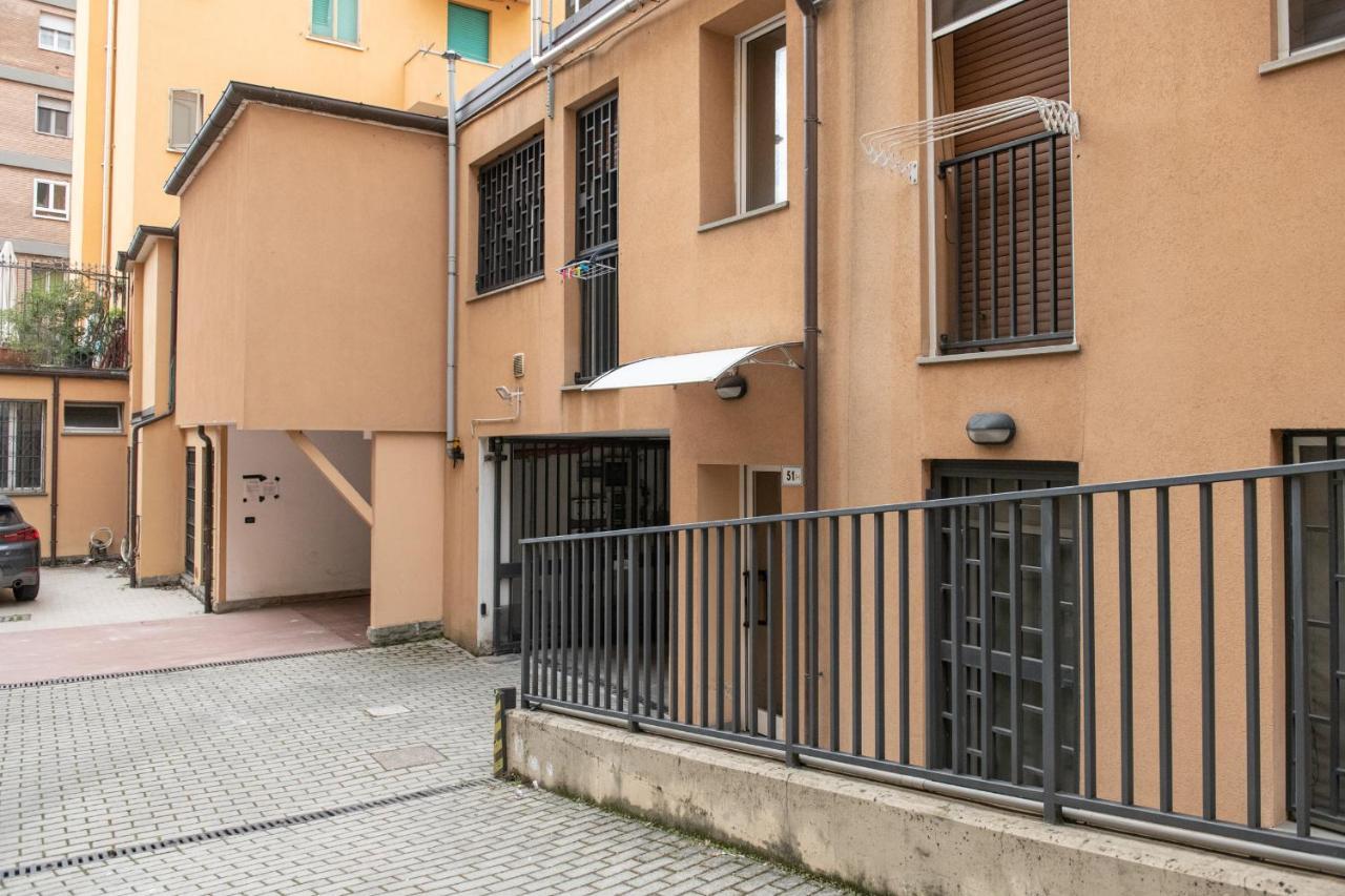 Fashion Apartment Gold Bologna With Jacuzzi & Car Garage Dış mekan fotoğraf