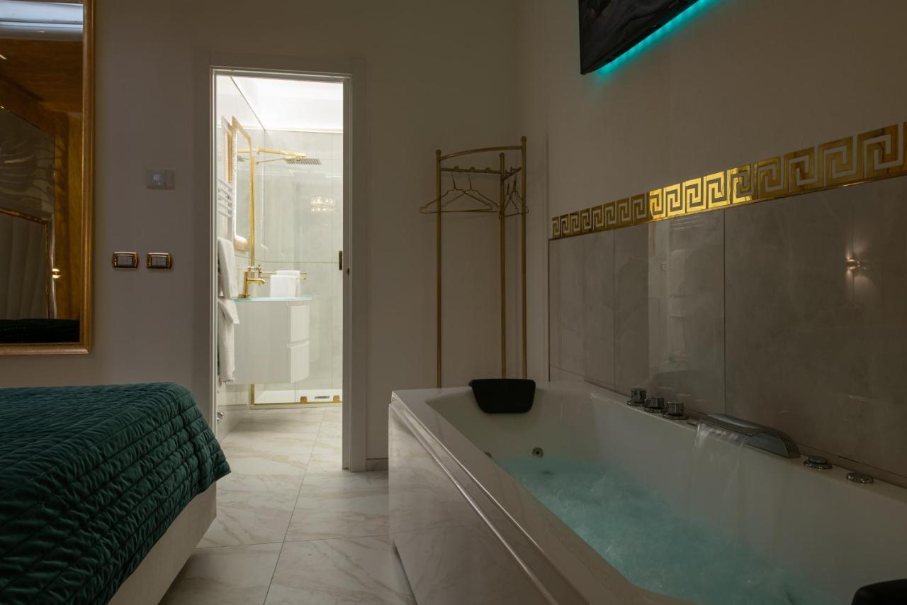 Fashion Apartment Gold Bologna With Jacuzzi & Car Garage Dış mekan fotoğraf