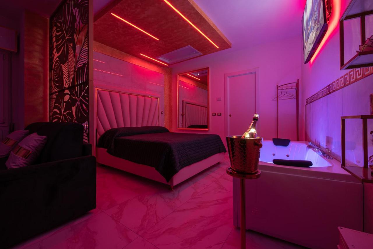 Fashion Apartment Gold Bologna With Jacuzzi & Car Garage Dış mekan fotoğraf