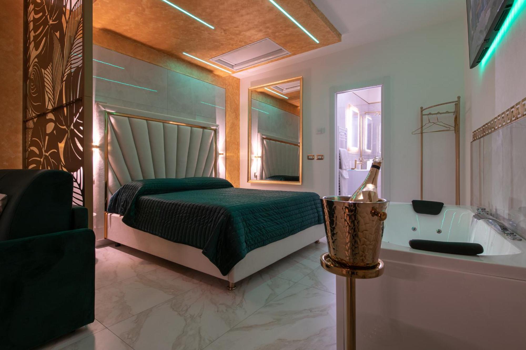 Fashion Apartment Gold Bologna With Jacuzzi & Car Garage Dış mekan fotoğraf