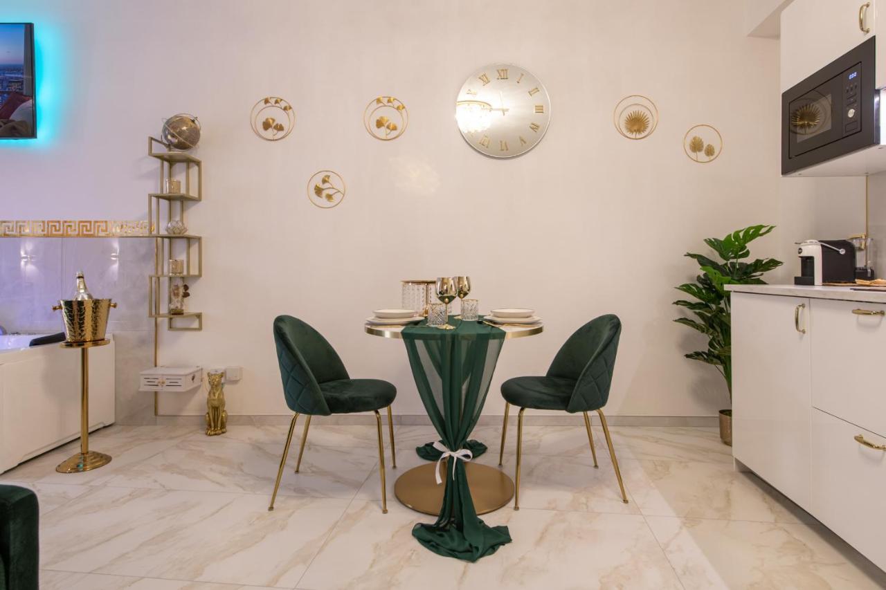 Fashion Apartment Gold Bologna With Jacuzzi & Car Garage Dış mekan fotoğraf